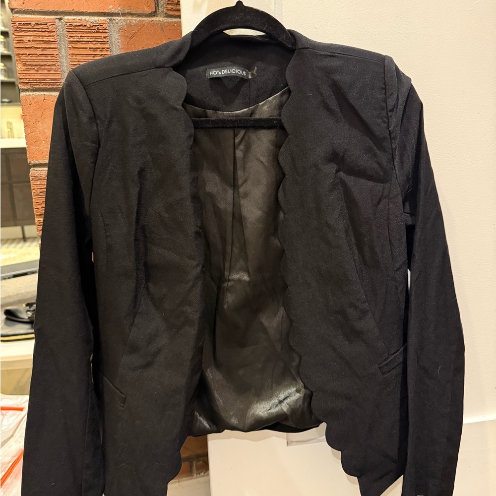 Hot & Delicious Women's Elegant Black Scalloped Blazer